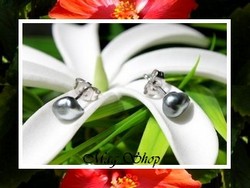 Keishis Collection / Boucles D'Oreilles Kamaka Argent Rhodié 925 (0.43G) Perles Keishis Assorties de Tahiti 8mm/A Formes Baroques Reflets Gris Clairs (photos non contractuelles)