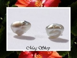 Heremiti Collection / Boucles D'Oreilles Kamaka Argent Rhodié 925 (0.20G) Perles Keishis Assorties de Tahiti 8.50mm/A Formes Baroques Reflets Gris/Blancs Nacrés (photos contractuelles)