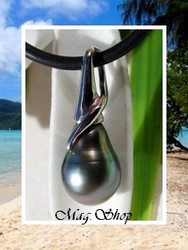 Silver Sea Collection / Collier Kauehi / Pendentif Argent 925 (.069g) H:2.2cm / Perle Cerclée de Tahiti 10.95mm/B Reflets Verts/Bleus Irisés Foncés / Cordons Noirs (photos non Contractuelles)