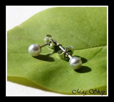 KEISHIS Collection  Boucles D`Oreilles Kamaka Perles Keishis de Tahiti Arrondies Reflets Blancs  Argent Rhodié 925 MAG.SHOP
