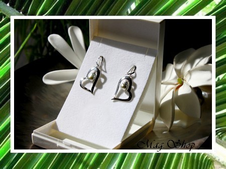 Keishis Collection  Boucles D`Oreilles Coeurs Tiffany H 3cm Argent Rhodié 925 (2.40g) 2 Perles Keishis de Tahiti MAG.SHOP