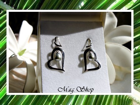 Keishis Collection  Boucles D`Oreilles Coeurs Tiffany H 3cm Argent Rhodié 925 (2.40g) 2 Perles Keishis de Tahiti MAG.SHOP