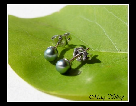 Keishis Collection  Boucles D`Oreilles Kamaka Argent Rhodié 925 Perles Keishis Assorties de Tahiti Formes Arrondies Reflets GrisVerts Clairs MAG.SHOP