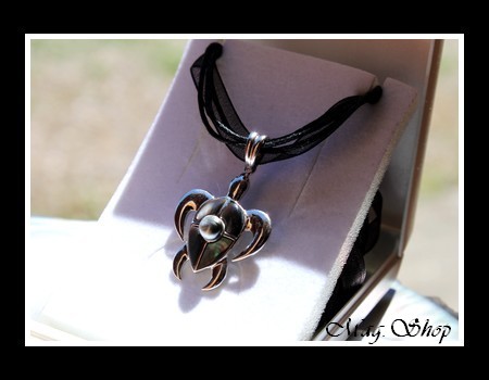 Keishis Collection  Collier Miti Tortue Océan Argent Rhodié 925  4 Nacres de Tahiti  Perle Keishi Baroque de Tahiti  MAG.SHOP