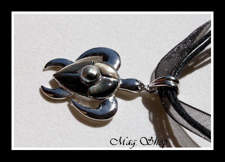 Keishis Collection  Collier Miti Tortue Océan Argent Rhodié 925  4 Nacres de Tahiti  Perle Keishi Baroque de Tahiti  MAG.SHOP
