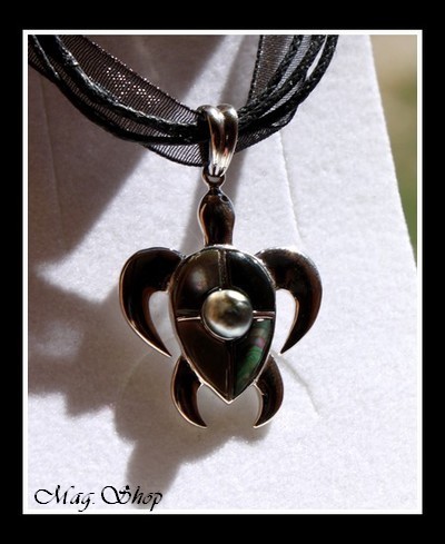Keishis Collection  Collier Miti Tortue Océan Argent Rhodié 925  4 Nacres de Tahiti  Perle Keishi Baroque de Tahiti  MAG.SHOP
