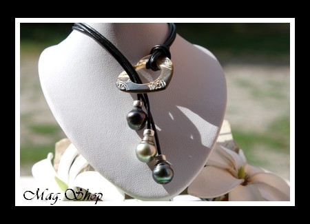 LAGON collection - Collier Coeur Gravé Nacre & 3 Perles de Tahiti MAG.SHOP TAHITI