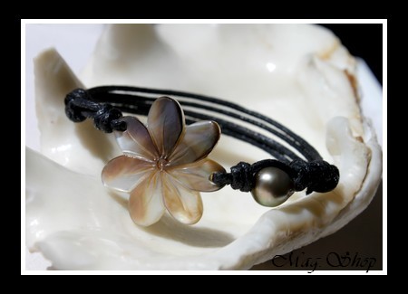 Lagon Collection  Bracelet Bora-Bora Fleur de Tiaré Nacre de Tahiti 2.5cm & Perle de Tahiti MAG.SHOP