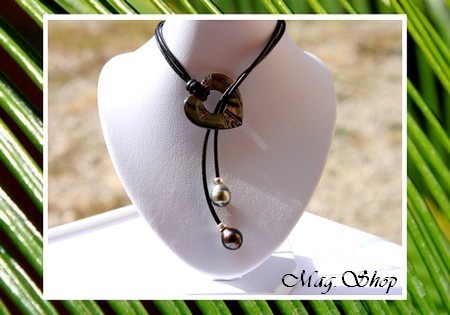 Lagon Collection Collier Coeur Gravé 2.5cm Nacre & Perles de Tahiti MAG.SHOP 
