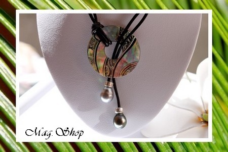 Lagon Collection Collier Tuamotu Gravures Marquisiennes 3cm Nacre & 2 Perles de Tahiti MAG.SHOP