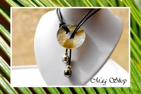 Lagon Collection Collier Tuamotu Gravures Marquisiennes 3cm Nacre & 2 Perles de Tahiti MAG.SHOP TAHITI