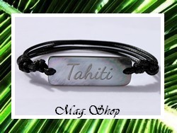 Moana Collection / Bracelet Maihere Nacre de Tahiti 4cm / Gravure "TAHITI" / Taille Réglable Noir (photos non contractuelles)