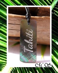 Collier Maihere Nacre de Tahiti 4cm / Gravure "TAHITI" / Taille Réglable Noir (photos contractuelles)