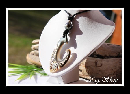 Manui Tiki Vagues Collier Hameçon Nacre & Perle de Tahiti MAG.SHOP