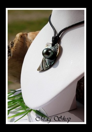 Maohi Marquisien Collier  Nacre & Demie-Perle de Tahiti Modèle 5 MAG.SHOP