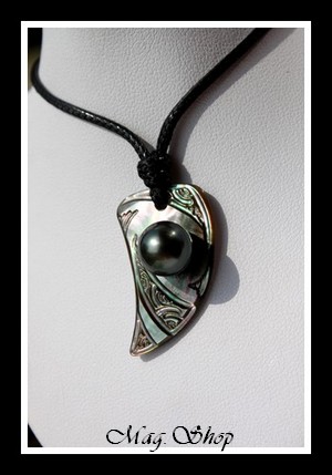 Maohi Marquisien Collier  Nacre & Demie-Perle de Tahiti Modèle 5 MAG.SHOP