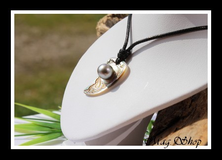 Maohi Vagues Collier  Nacre & Demie-Perle de Tahiti Modèle 4 MAG.SHOP