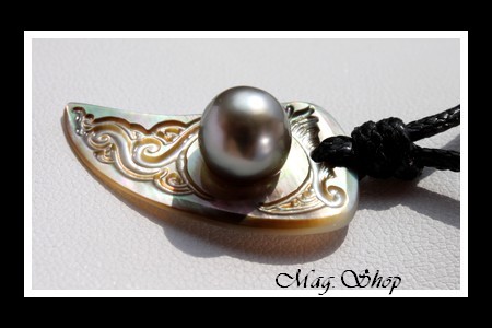 Maohi Vagues Collier  Nacre & Demie-Perle de Tahiti Modèle 4 MAG.SHOP