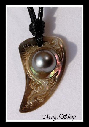 Maohi Vagues Collier  Nacre & Demie-Perle de Tahiti Modèle 4 MAG.SHOP