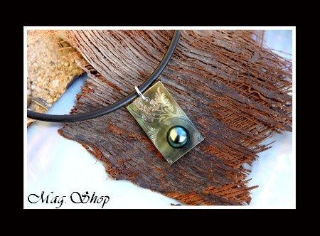 Margouillat Collection  Collier Moorea Gravure Margouillat Nacre de Tahiti 2.5cm & Perle Baroque de Tahiti MAG.SHOP