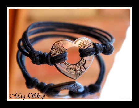 Marquises Collection  Bracelet Coeur Ajouré Gravures Marquisiennes Nacre de Tahiti 2.5cm MAG.SHOP