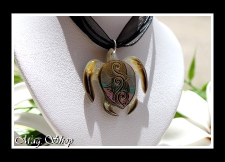 Marquises Collection Collier Miti Tortue Marquisienne Vagues Nacre 3.5cm de Tahiti MAG.SHOP