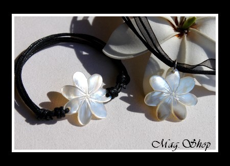 Marquises Collection  Parure Collier & Bracelet Fleurs de Tiaré Nacre de Tahiti Reflets Clairs 2.5cm MAG.SHOP