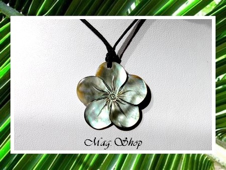 Marquises Collier Fleur Hibiscus 3.5cm Nacre de Tahiti MAG.SHOP