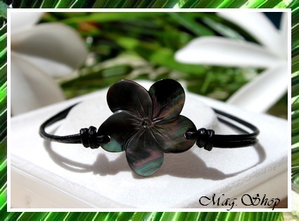 Marquises collection Bracelet Fleur Hibiscus Nacre de Tahiti 2.5cm MAG.SHOP