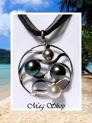 Silver Sea Collection / Collier Mataiva / Pendentif Argent 925 (5.38g) / 4 Perles de Tahiti B/C+ - Cordons Couleur Noir (photos non contractuelles)