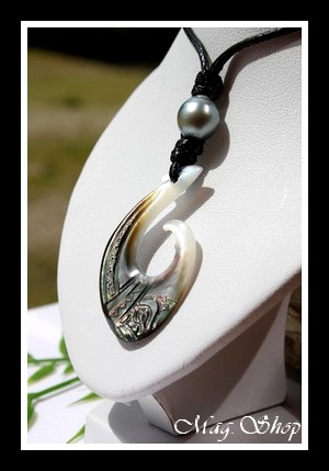 Mataura Collier Hameçon Tiki Nacre & Perle de Tahiti Modèle 3 MAG.SHOP
