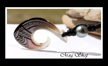 Mataura Collier Hameçon Tiki Nacre & Perle de Tahiti Modèle 3 MAG.SHOP