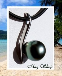 Silver sea Collection / Collier Maupihaa / Pendentif Argent Rhodié 925 (0.90g) Perle Semi-Ronde de Tahiti 9.10mm/A Reflets Verts/Bleus / Cordon Noir  (photos non contractuelles)
