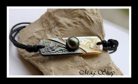 Maupiti Bracelet Nacre 4.5cm & Demie-Perle de Tahiti Reflets Verts MAG.SHOP