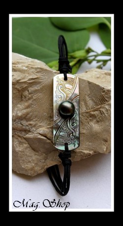 Maupiti Bracelet Nacre 4.5cm & Demie-Perle de Tahiti Reflets Verts MAG.SHOP