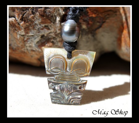 Moana Perles Collection  Collier Tiki Titaua Mana Marquisien Nacre de Tahiti 2.5cm & Perle Cerclée de Tahiti MAG.SHOP