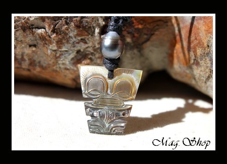 Moana Perles Collection  Collier Tiki Titaua Mana Marquisien Nacre de Tahiti 2.5cm & Perle Cerclée de Tahiti MAG.SHOP