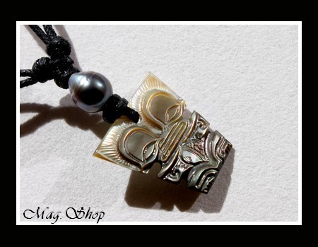 Moana Perles Collection  Collier Tiki Titaua Mana Marquisien Nacre de Tahiti 2.5cm & Perle Cerclée de Tahiti MAG.SHOP