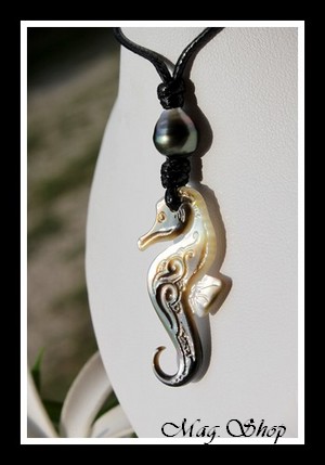 Moeavai Hippocampe Vagues Collier Nacre & Perle de Tahiti modèle 3 MAG.SHOP