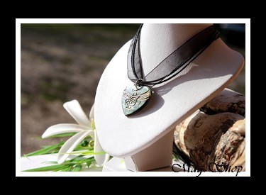 Nuarei Collier Coeur Tortue Nacre de Tahiti Modèle 6 MAG.SHOP