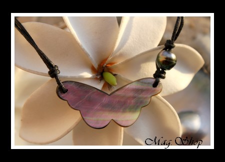 Papillon Collier Arenui Nacre 4cm & Perle Cerclée de Tahiti MAG.SHOP