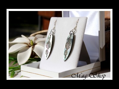 Paraoa Boucles D`Oreilles Planches de Surfs Marquisiennes Nacres de Tahiti MAG.SHOP