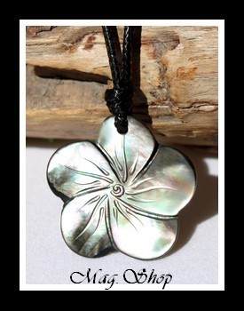 Parea Collier Fleur Hibiscus Nacre de Tahiti Modèle 6 MAG.SHOP TAHITI