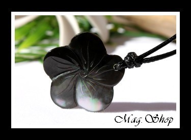 Parea Collier Fleur Hibiscus Nacre de Tahiti Modèle 6 MAG.SHOP TAHITI