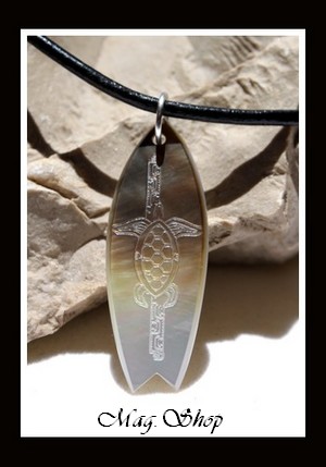 Planche de Surf Collier Tortue Marquisienne Nacre H4cm Reflets Clairs Ocres MAG.SHOP TAHITI