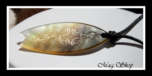 Planche de Surf Maori Collier Nacre de Tahiti H5cm Reflets Ocres MAG.SHOP