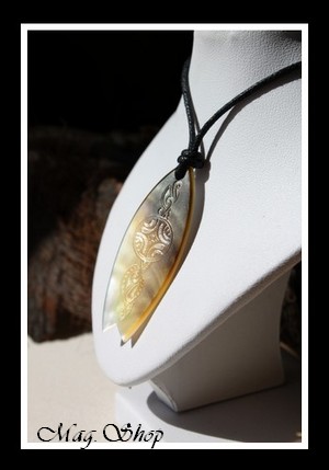 Planche de Surf Maori Collier Nacre de Tahiti H5cm Reflets Ocres MAG.SHOP