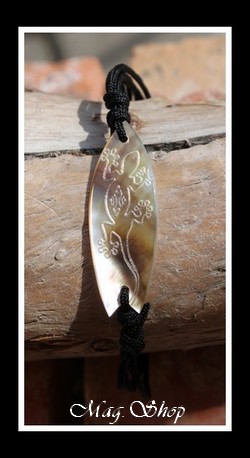 Planche de Surf Margouillat Bracelet Arenui Nacre de Tahiti 4cm Reflets Ocres Clairs Marrons MAG.SHOP