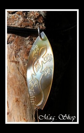 Planche de Surf Margouillat TAHITI Collier Nacre de Tahiti Reflets Ocres Dorés MAG.SHOP