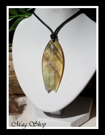 Planche de Surf Raie Marquisienne Collier Nacre de Tahiti H5cm Reflets Ocres MAG.SHOP